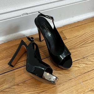 CHANEL PUMPS (EUC)